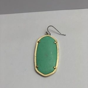 Kendra Scott earring (single)